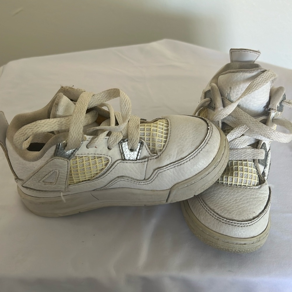 Kids 9c Nike air Jordan 4’s
